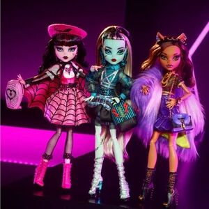 Mattel Monster High Haunt Couture Set with Fashion Accessories. NIB!